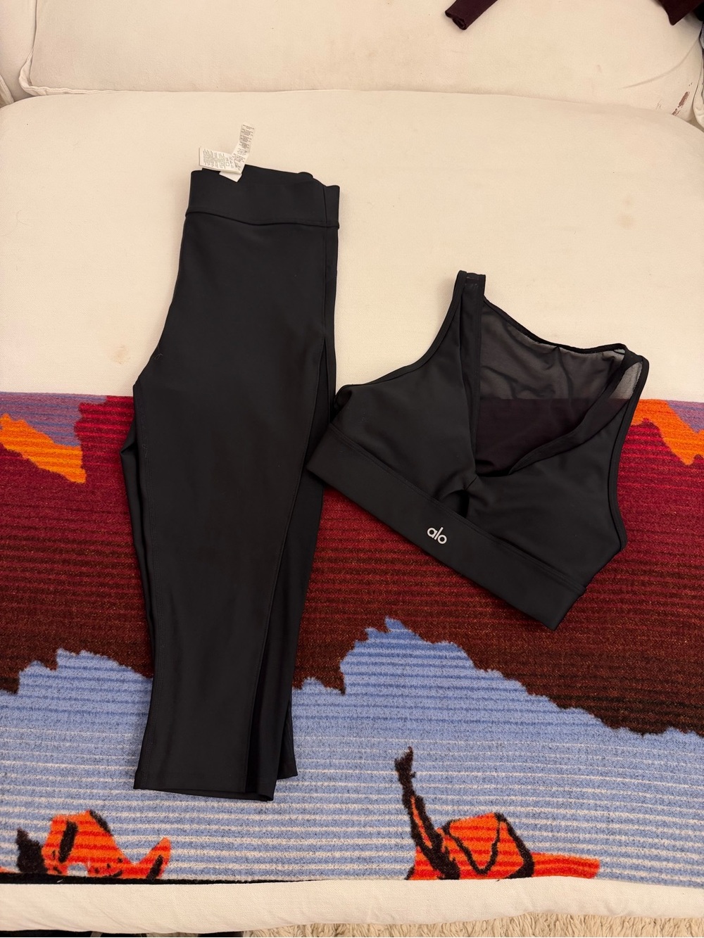 Alo Women's Black High-Waist capri Legging & Sports Bra Set